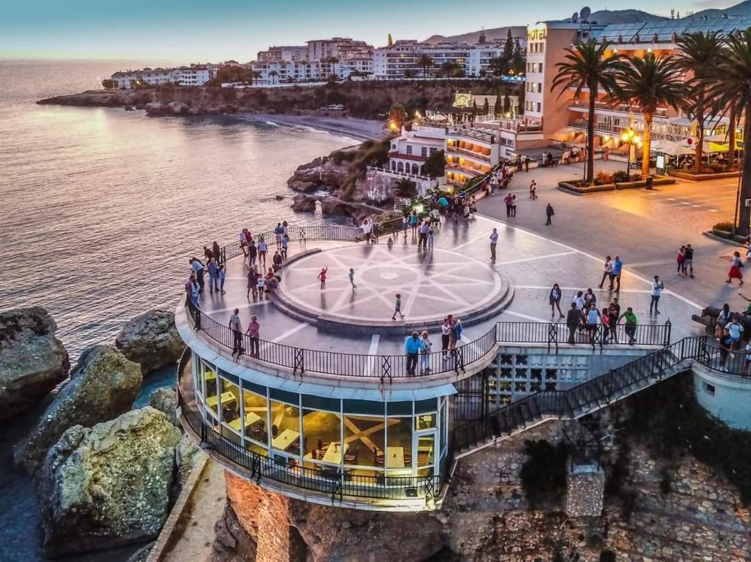 Apartamento En El Mirador De 네르하 외부 사진