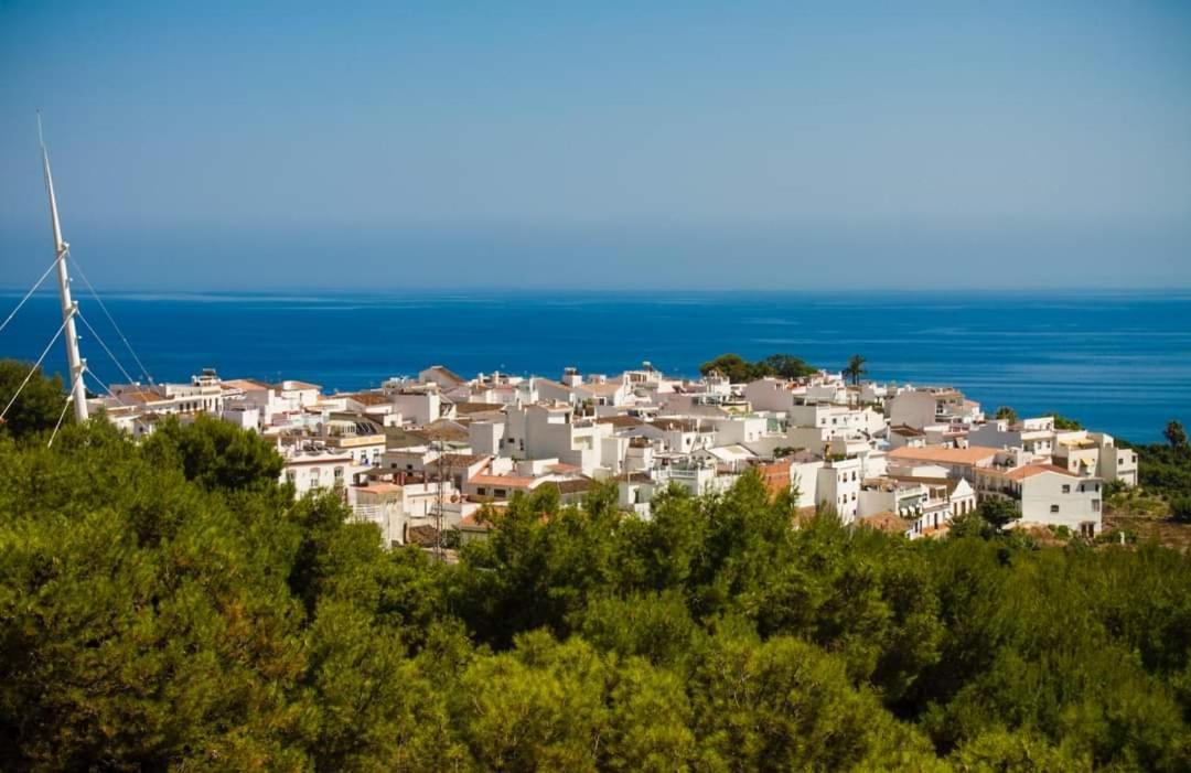 Apartamento En El Mirador De 네르하 외부 사진